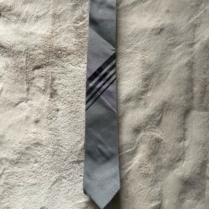 Mens grey tie with stripes